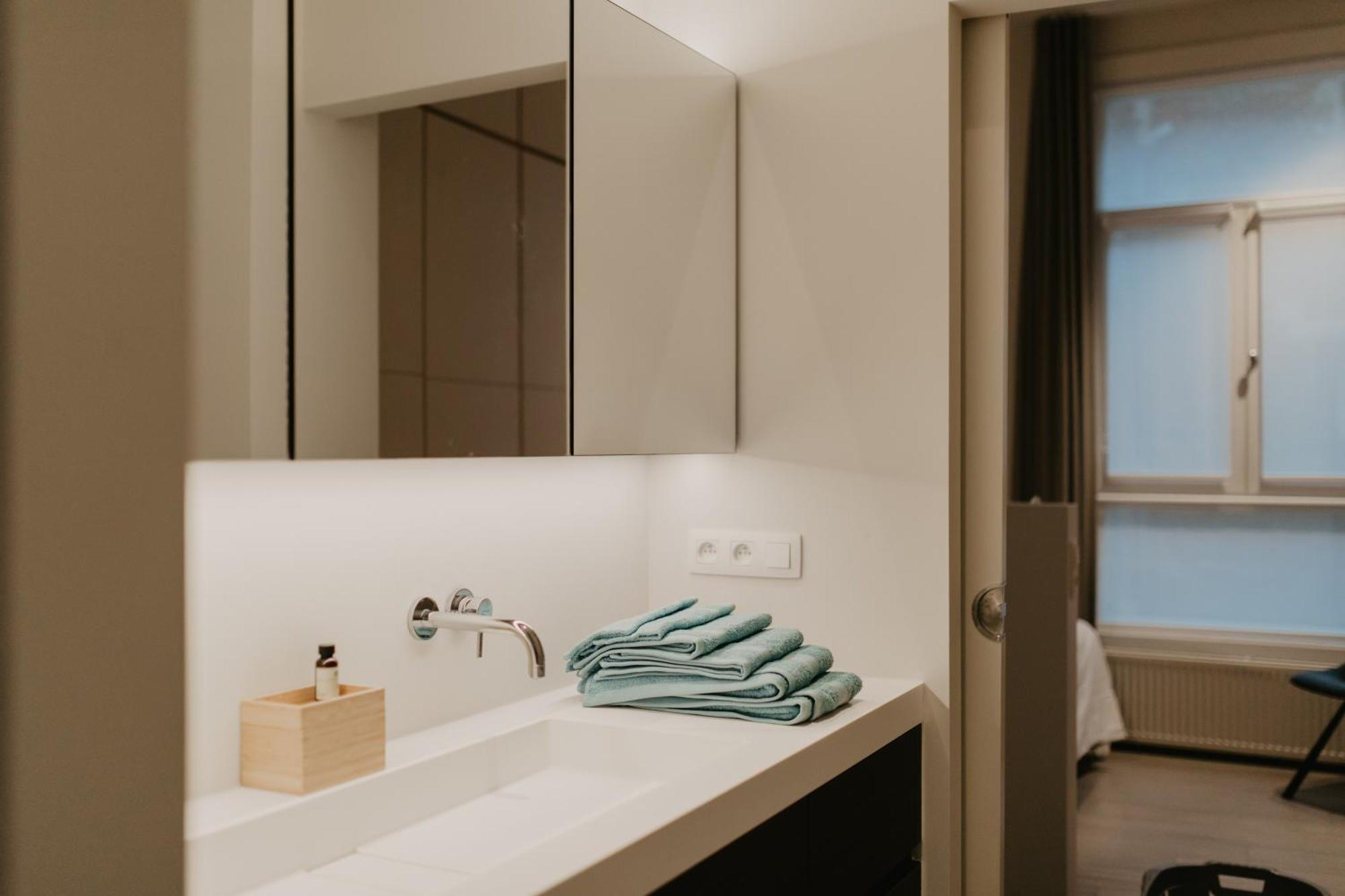 Blue Bird Residence Suite Moriaan แอนต์เวิร์ป ภายนอก รูปภาพ